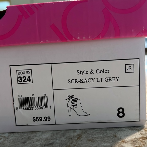 Women’s lace up gray heels - Picture 8 of 8